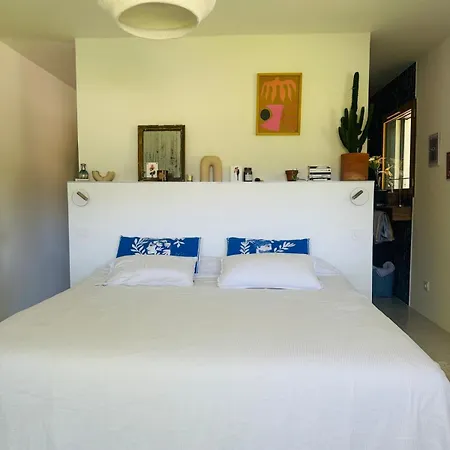 House With Heated Swimming Pool And Breathtaking Views Of The Luberon *